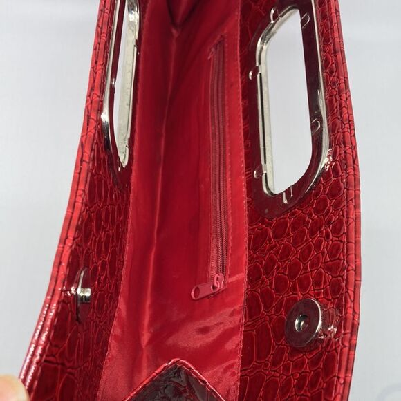 Red Maroon Crocodile Print Clutch - Picture 5 of 10